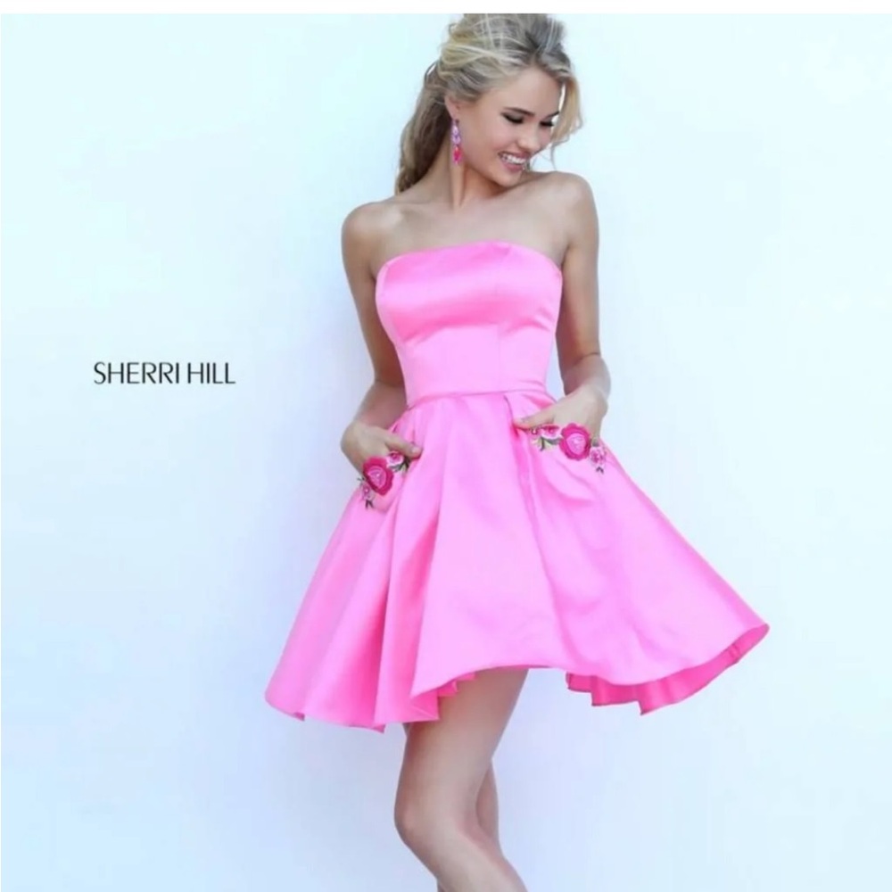 Sherri Hill Pink cocktail dress with flower detailing